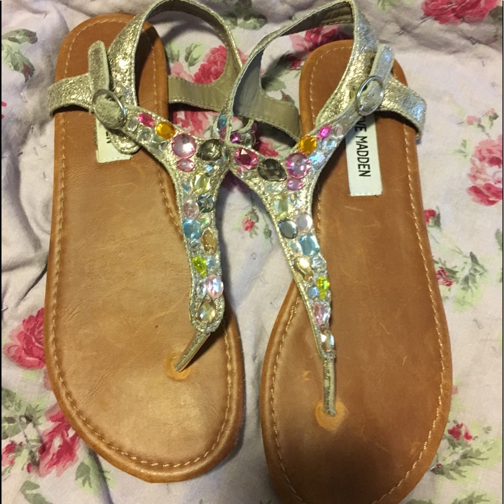 CUTE, SPARKLY Steve Madden Silver Jeweled Sandals!